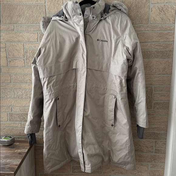 Columbia Plus Size Suttle Mountain™ Hooded Faux-Fur-Trim Insulated Coat. 2X - Picture 1 of 10